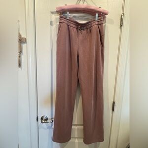 Lululemon Softstreme HR Pant Size 6 Brown Tan Regular Inseam EUC